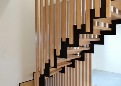 escalier moderne en bois
