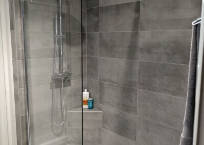 douche grande moderne grise